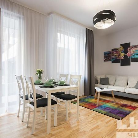 Millennium Awangarda Grey Apartment Варшава Екстериор снимка