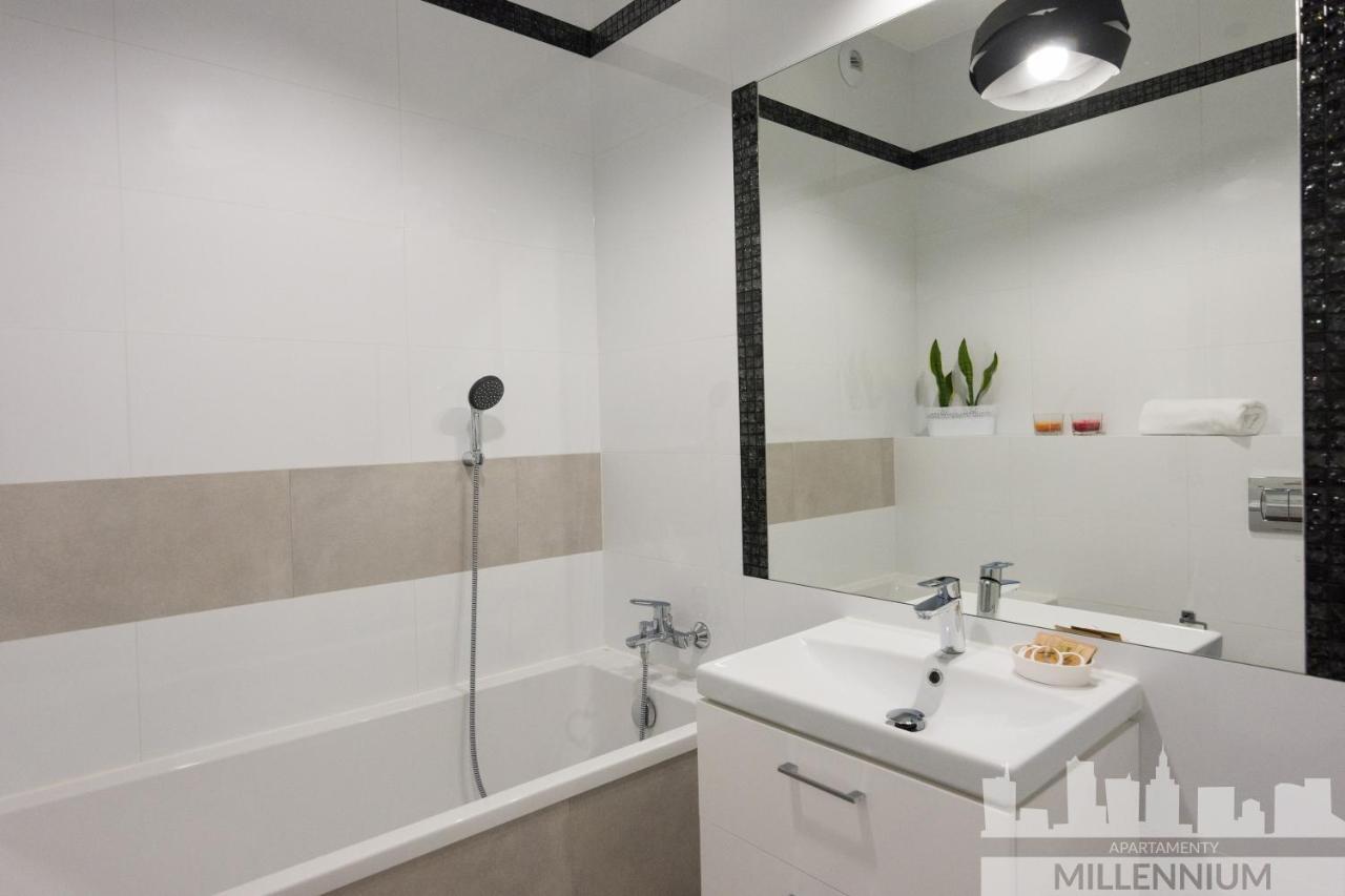 Millennium Awangarda Grey Apartment Варшава Екстериор снимка