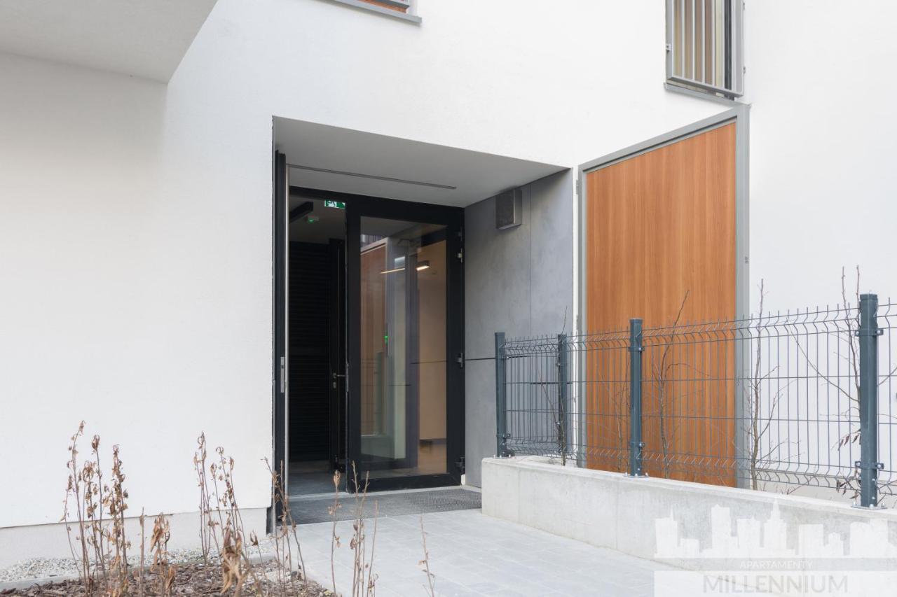 Millennium Awangarda Grey Apartment Варшава Екстериор снимка